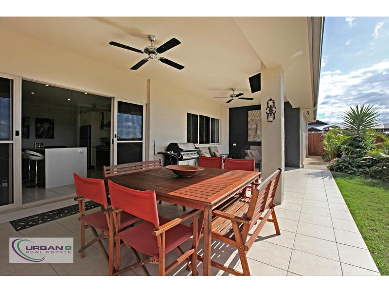 15 Grange Place, Bellbowrie QLD 4070